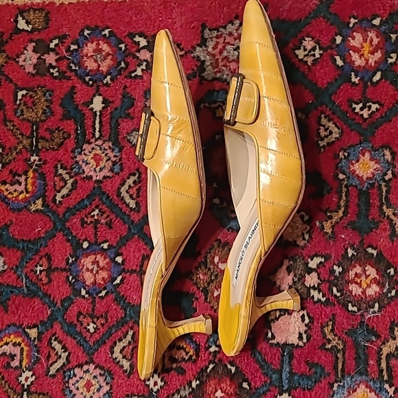 Manolo Blahnik yellow leather mule slide with metal buckle excellent condition - Picture 5 of 6